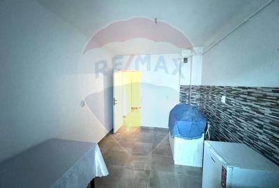 Apartament cu 3 camere decomandate de vanzare in zona Republicii - 9