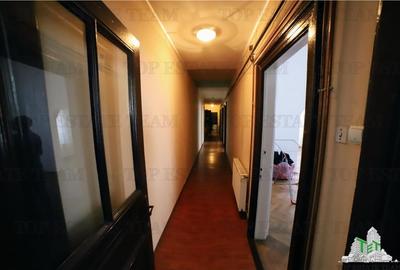 Apartament cu 4 camere  de vanzare, Ultracentral,  Kogalniceanu, curte si pod Apartament cu 4 camere  de vanzare, Ultracentral,  Kogalniceanu, curte si pod - 12