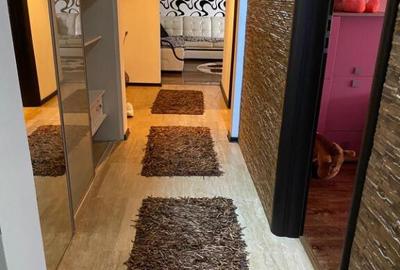 Apartament cu 3 camere decomandat în Km 4 - 6