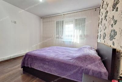 Apartament cu 2 camere decomandat în Micro 20 - 2
