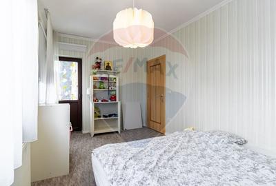 Casă cu 9 camere cu Teren 650 Mp în Tractorul - 27