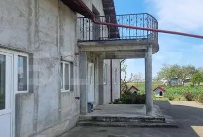 Casă cu 5 camere cu Teren 724 Mp în Gherghița - 6