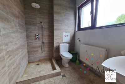 Casă individuală cu 12 camere cu Canalizare în Fundata - 31