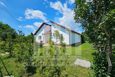 Casă cu 3 camere cu Canalizare în Partoș - 2