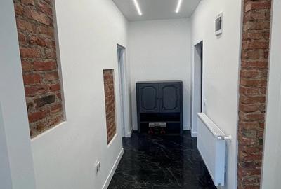 Apartament cu 2 camere decomandat în Central - 1