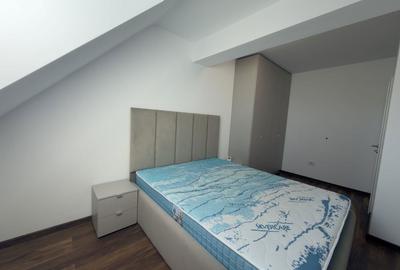 Apartament cu 3 camere decomandat în Tractorul - 2