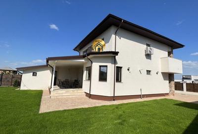 Casă individuală cu 5 camere cu Teren 530 Mp în Odăi
