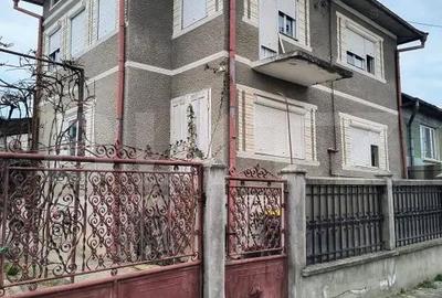 Casă cu Teren 600 Mp în Central - 8