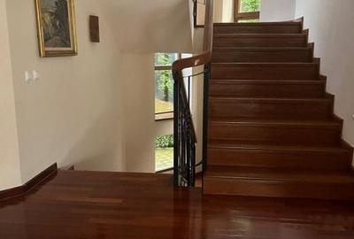 Vila de vis cu parc privat  — Panoramă Unică Spre Crucea Caraiman, - 6