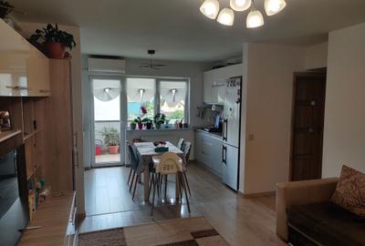Apartament cu 3 camere decomandat în Central - 1