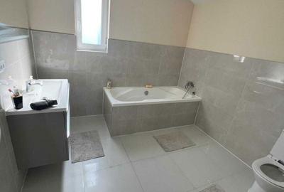 Casă cu 4 camere cu Teren 460 Mp în Dezmir - 2