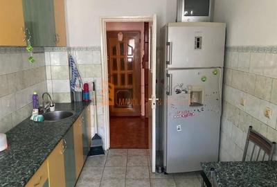 Apartament 3 camere cf 1 semidecomandat zona Micro 3 - 4