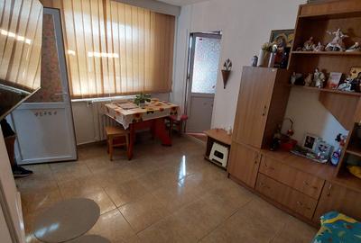 Apartament  Scoala 8, 2 camere - 5