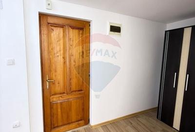 Apartament cu 3 camere de vanzare - Gura Humorului - 9