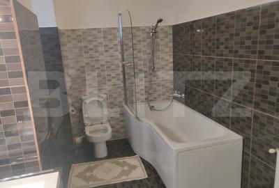 Apartament de lux cu 3 camere, 123 mp utili, in zona 9 Mai - etaj 4/7 -bloc 2012 - 12