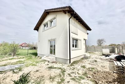 Casă individuală cu 5 camere cu Canalizare în Albina - 1