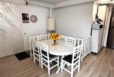 Casa in apreciabil potential,cu terase, curte,gradina echipata,2 pivnite,Str. Ro - 12