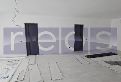 Casă cu 4 camere cu Canalizare în Văcăresti - 9