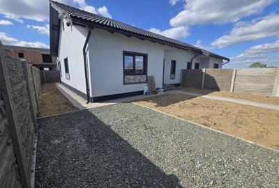 Duplex cu 3 camere cu Canalizare în Moșnița Nouă - 2