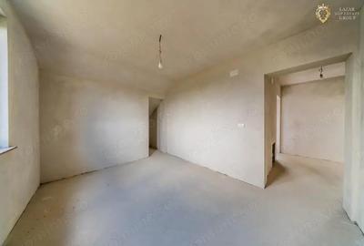 Casă cu 7 camere cu Teren 600 Mp în Sânleani