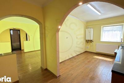 Apartament cu 3 camere semidecomandat în Central - 3