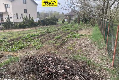 Teren de 600 mp, în Central - 1