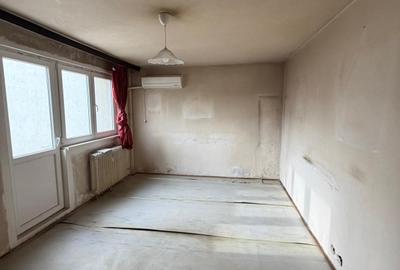 1 Decembrie - Piata Trapezului - 1