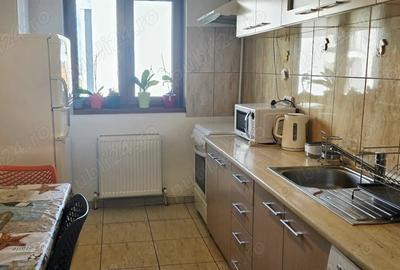 Inchiriez apartament 2 camere + loc de parcare privat - 2