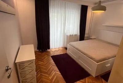Apartament cu 3 camere decomandat în Nerva Traian