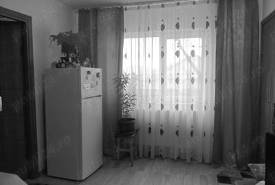 Apartament cu 3 camere semidecomandat în 1 Mai - 1