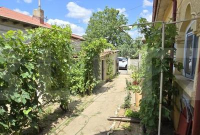 Gospodarie completa, ideala pentru familie, in zona Car - 4