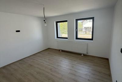 Casă cu 3 camere în Sânmihaiu Român - 6