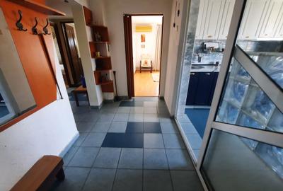 Apartament cu 3 camere decomandat în 13 Septembrie - 14