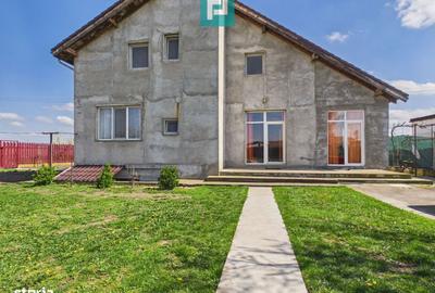 Casă cu 4 camere în Șofronea