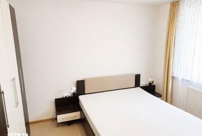 Apartament cu 2 camere decomandat în Tractorul