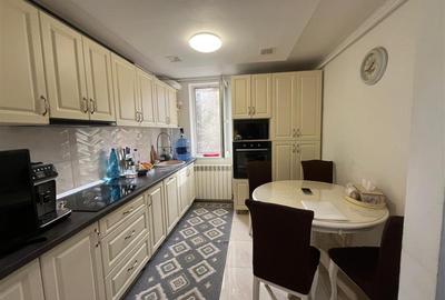 Apartament cu 3 camere semidecomandat în Central - 21