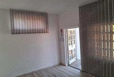 Spațiu comercial, de 40 mp, în Central - 4