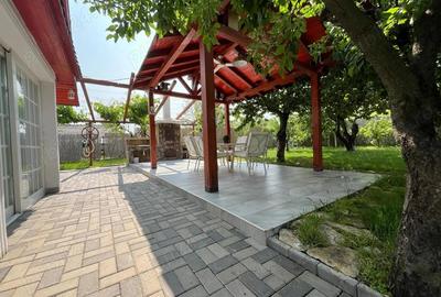 Casă cu 5 camere cu Teren 2042 Mp în Central