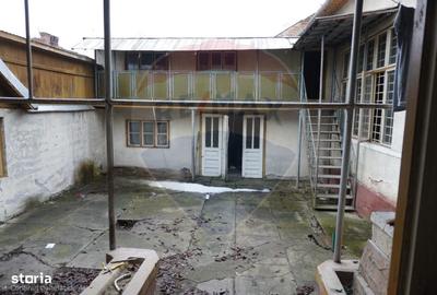 Casă cu 4 camere cu Teren 308 Mp în Central
