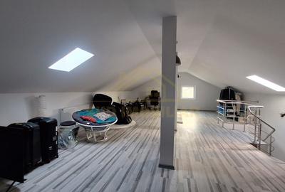 Duplex cu 5 camere cu Canalizare în Central - 28