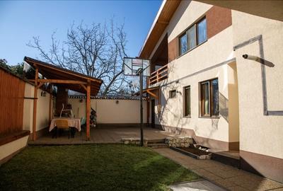 Casa zona centrala, 8 camere. - 3