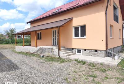 Casă cu 5 camere cu Teren 1100 Mp în Ernei - 3
