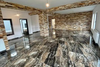 Casă cu 7 camere cu Teren 600 Mp în Central - 16