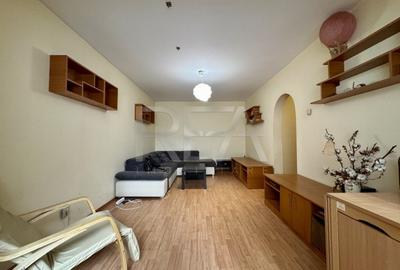 2 camere Titulescu cu vedere pe spate in bloc 1981 - 2