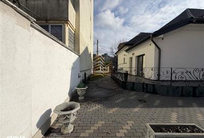 Casă cu 4 camere cu Teren 500 Mp în Independenței