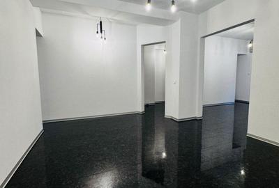 Spațiu comercial, de 120 mp, în Romană