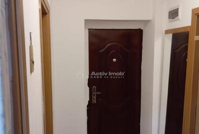 Apartament cu 2 camere semidecomandat în Apărătorii Patriei