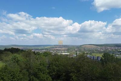 Teren de 2500 mp, în Central - 12