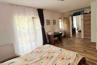 Casă cu 4 camere cu Teren 200 Mp în Central - 2