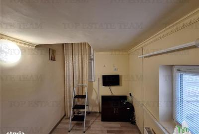 Casă cu 4 camere în Nicolae Bălcescu - 1